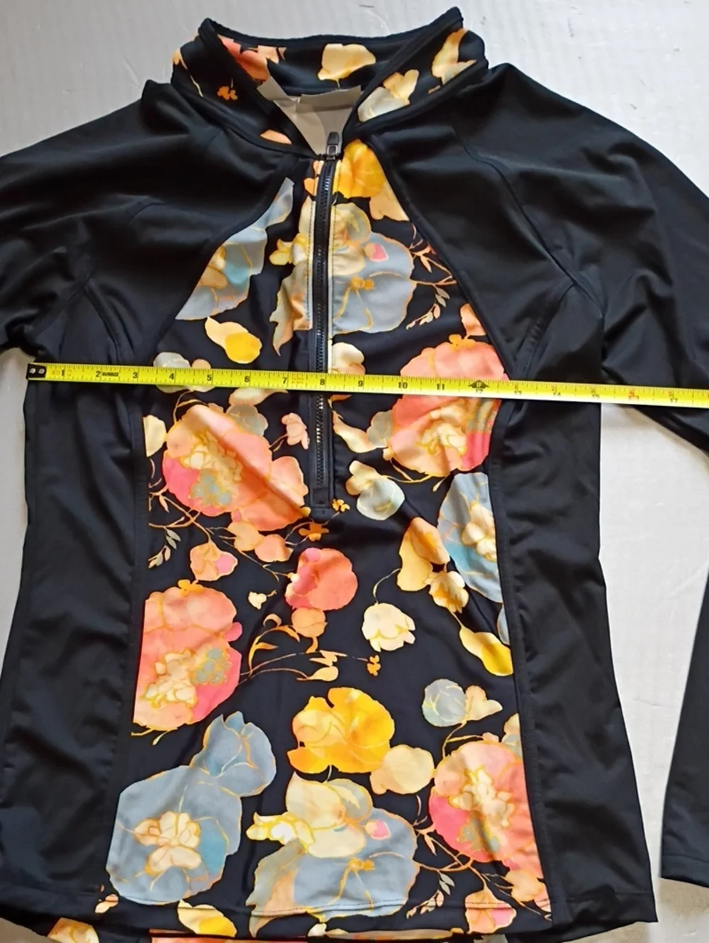 Athleta M Women’s Floral Panel Black Rash Guard Swim Top